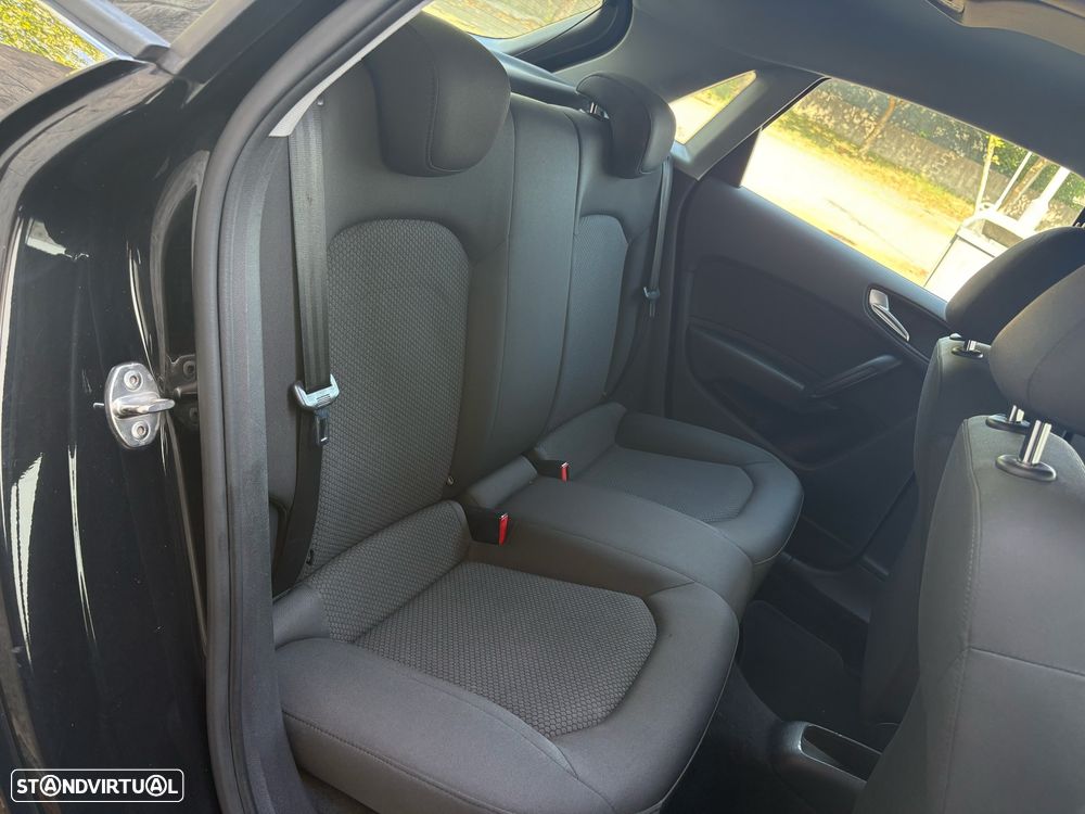Audi A1 Sportback 1.4 TDI S-line - 11