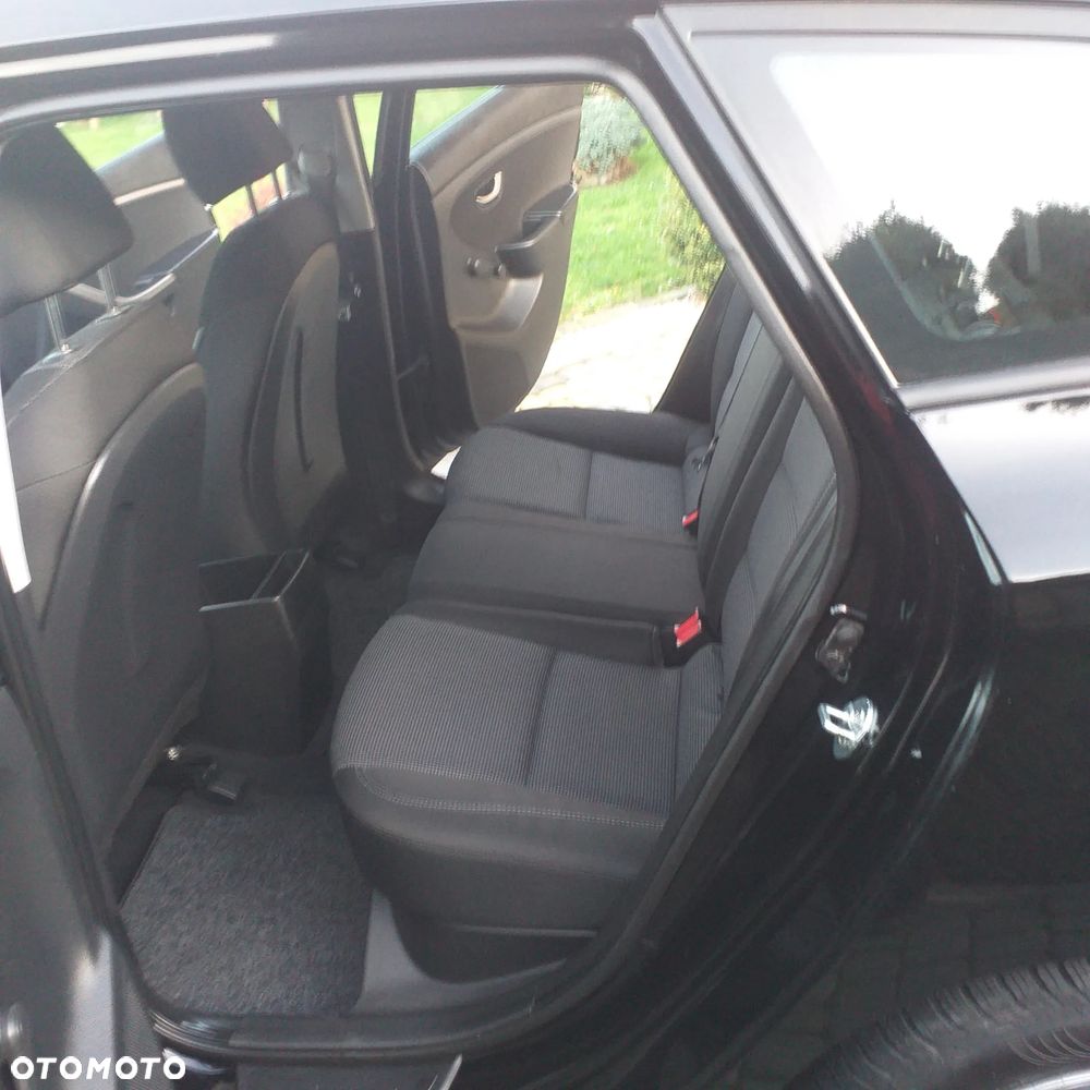 Hyundai i30 1.4 Intro Edition - 13