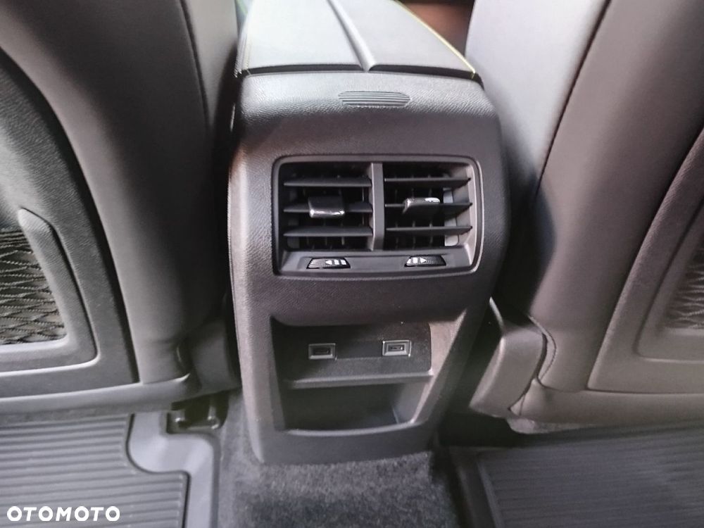 Peugeot 408 - 16