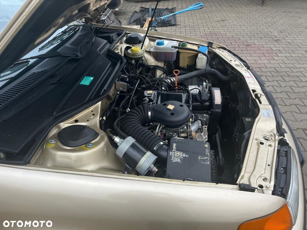 Audi 100 2.0 E - 18
