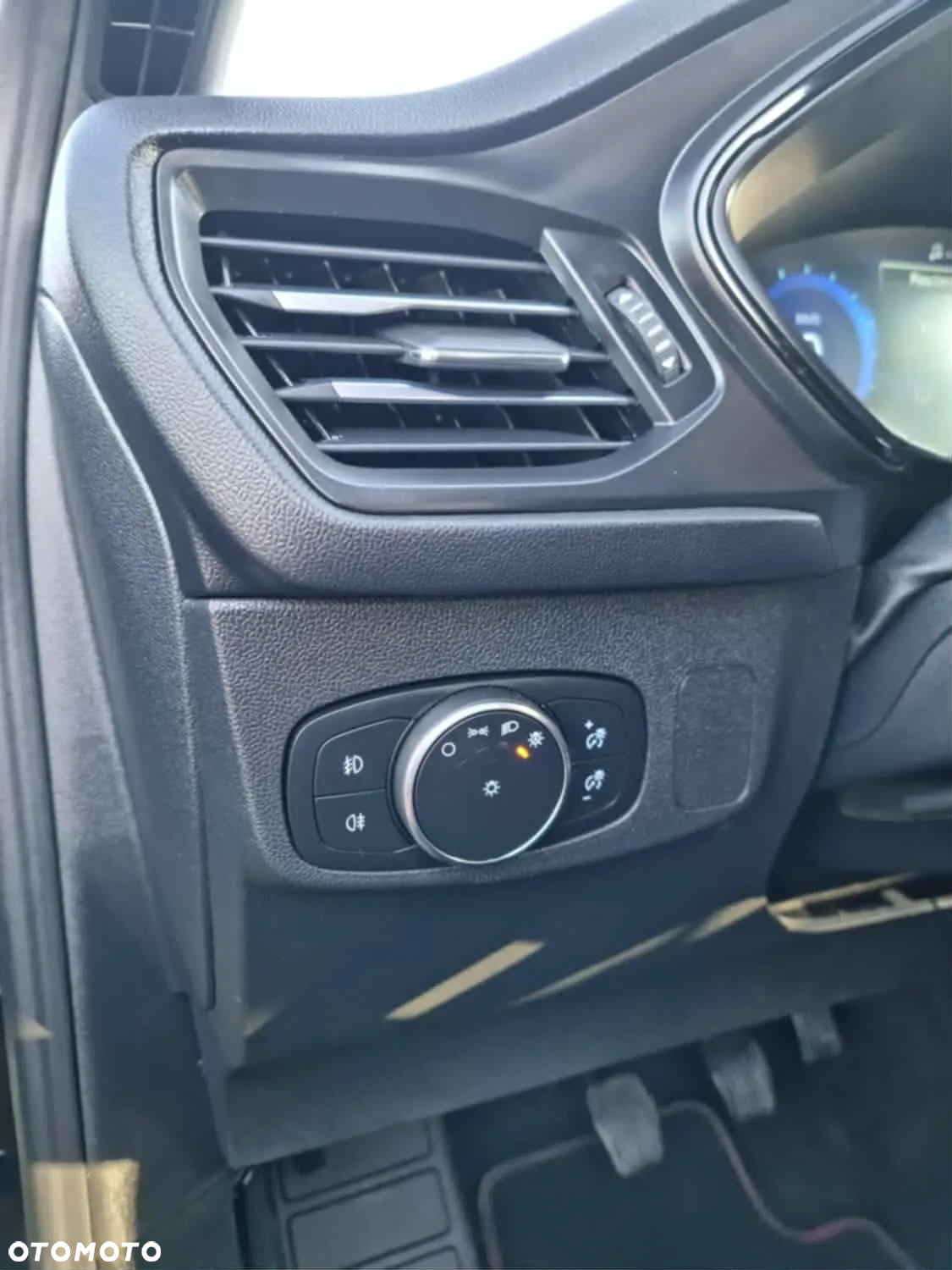 Ford Focus 1.0 EcoBoost Hybrid ST-LINE X - 16