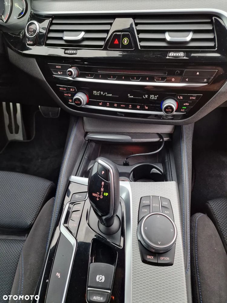 BMW Seria 5 520d xDrive M Sport sport - 15