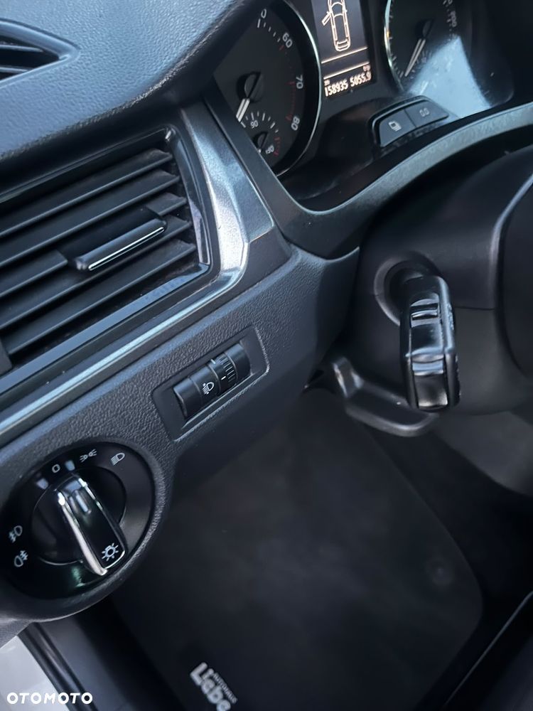 Skoda RAPID - 7