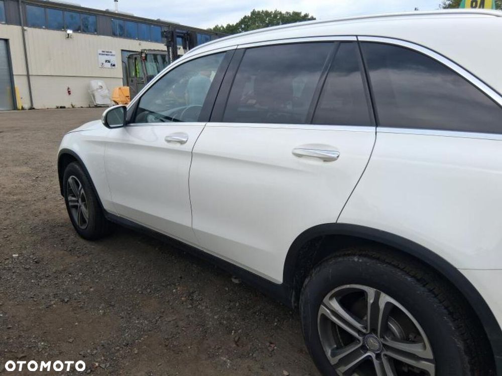 Mercedes-Benz GLC - 22