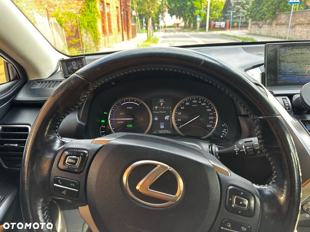 Lexus NX 300h E-FOUR Luxury Line - 11