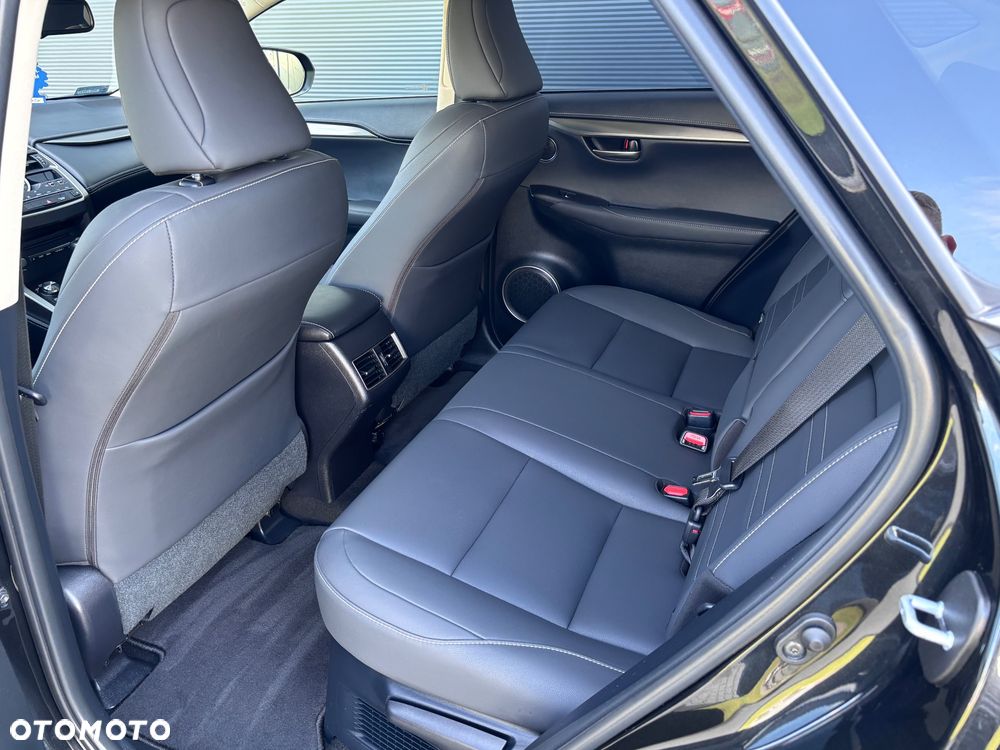 Lexus NX 300h F Impression AWD - 22