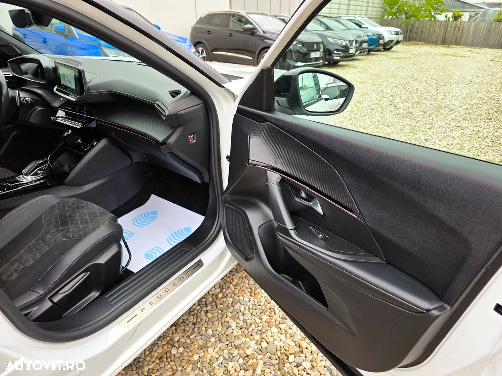 Peugeot 2008 PureTech 155 EAT8 GT - 13