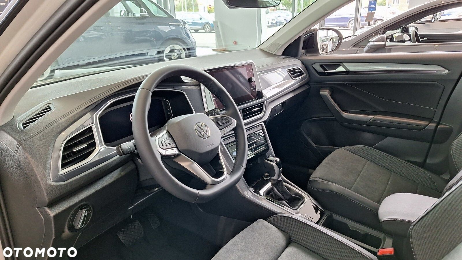 Volkswagen T-Roc - 17