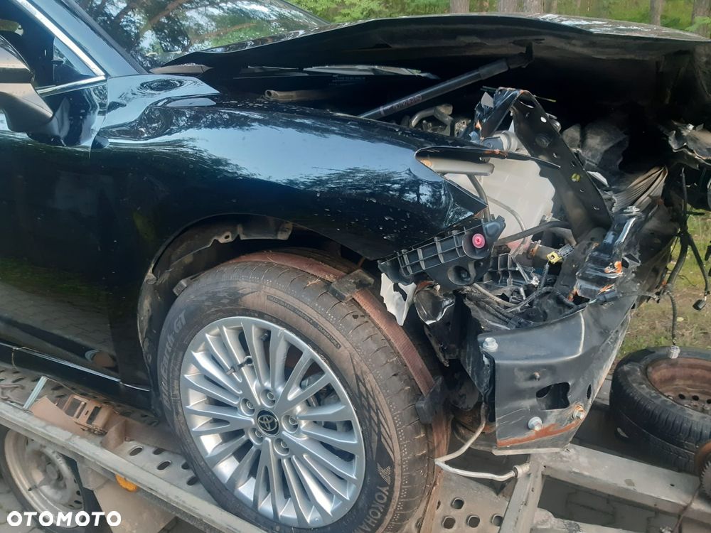 Toyota Camry 2.5 Hybrid Dynamic Force Comfort e-CVT - 10
