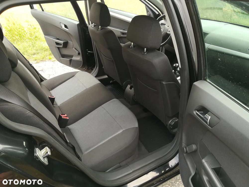 Opel Astra 1.4 Caravan Cosmo - 11