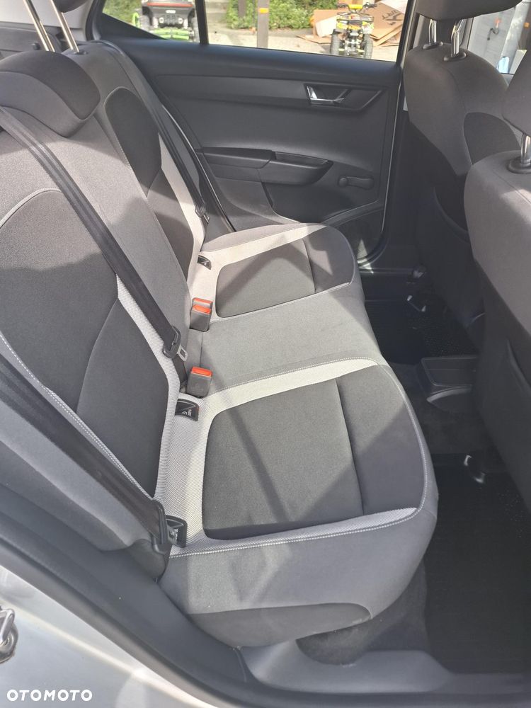 Skoda Fabia 1.2 TSI Active - 8
