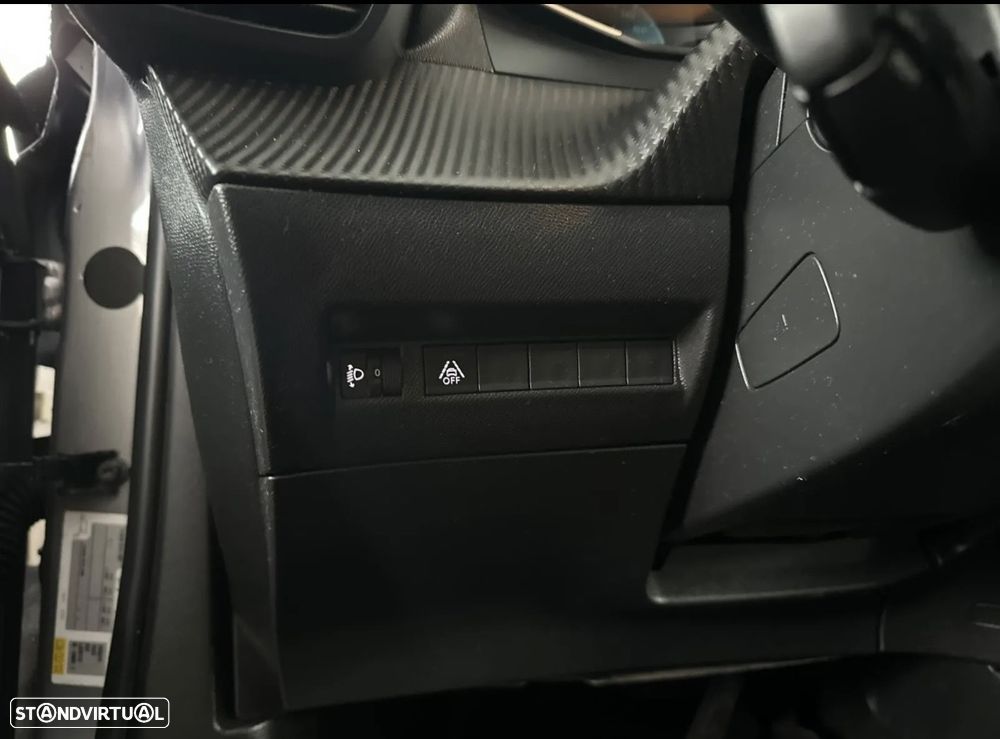 Peugeot e-2008 Active Pack - 11