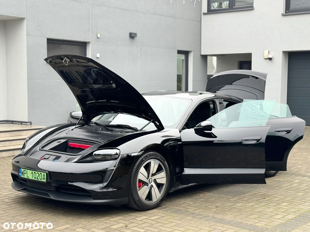 Porsche Taycan - 11