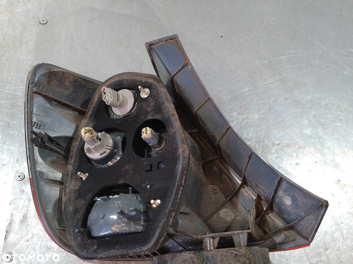 LAMPA TYLNA PRAWA HONDA CIVIC VII HATCHBACK - 4