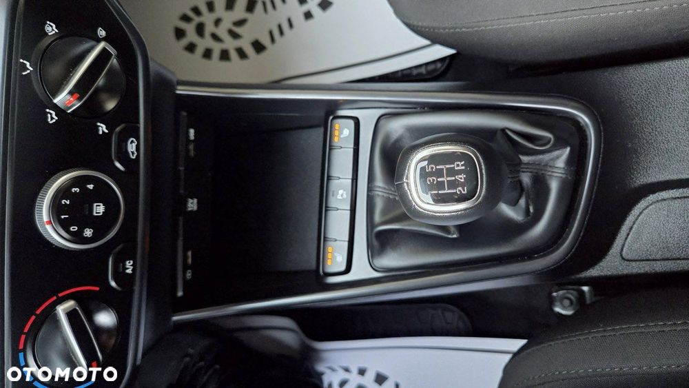 Hyundai i20 1.2 Modern - 32