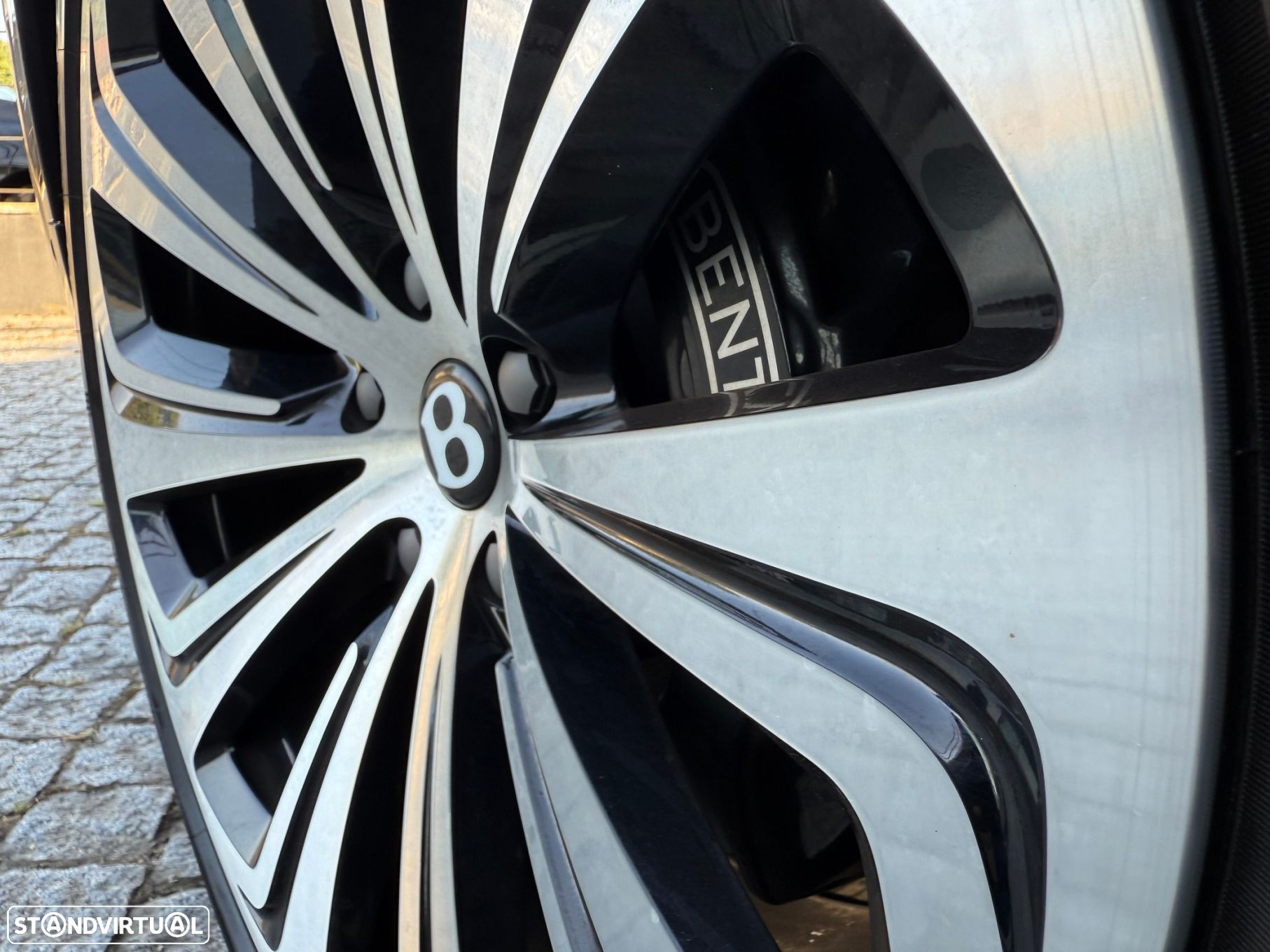Bentley Bentayga V8 Atelier Edition - 9