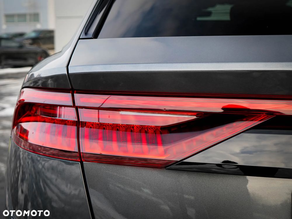 Audi Q8 - 11