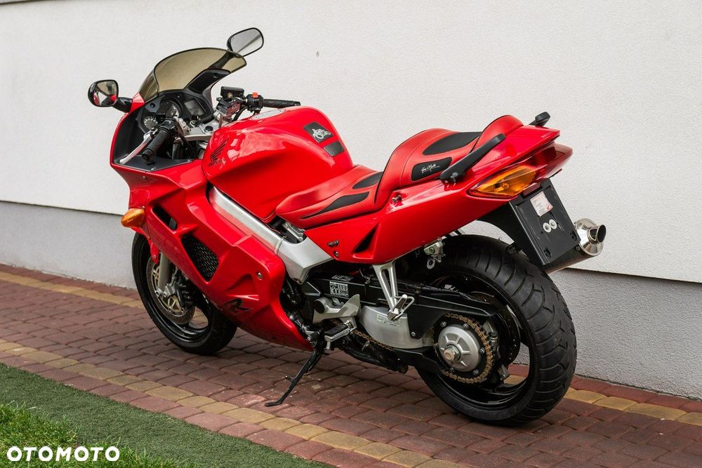 Honda VFR - 4