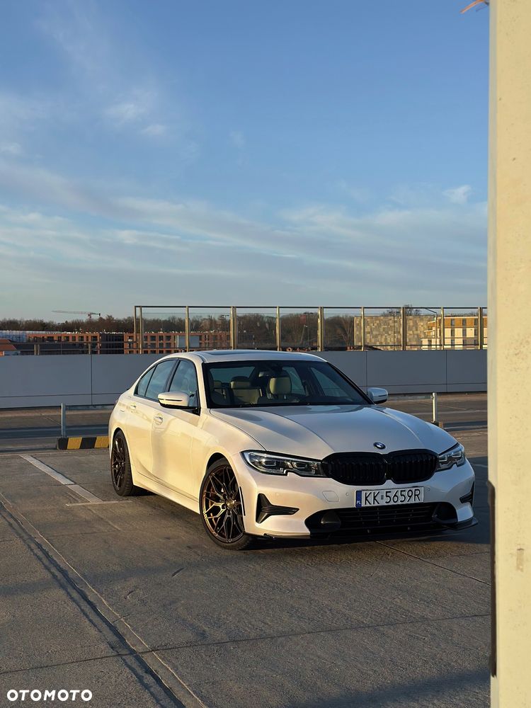 BMW Seria 3 330i xDrive M Sport - 3