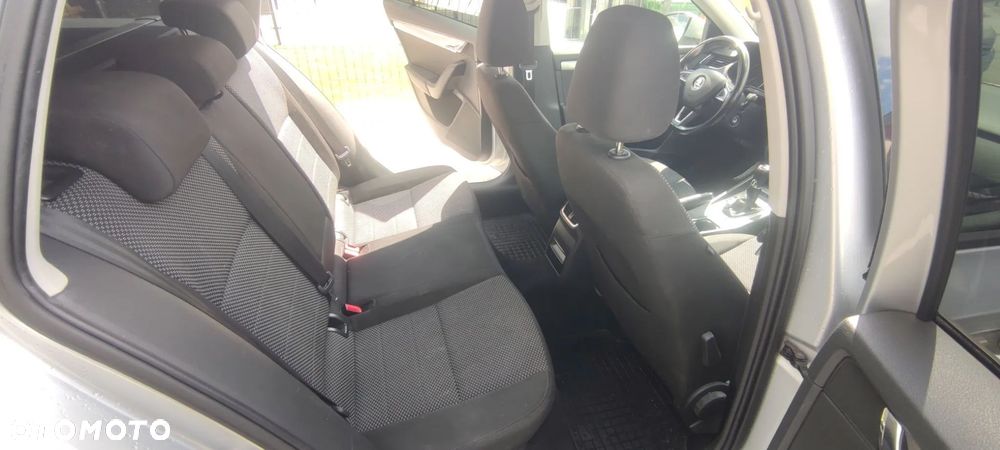 Skoda Octavia 1.6 TDI Ambition DSG - 14
