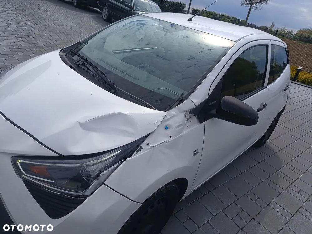 Toyota Aygo x-play - 6