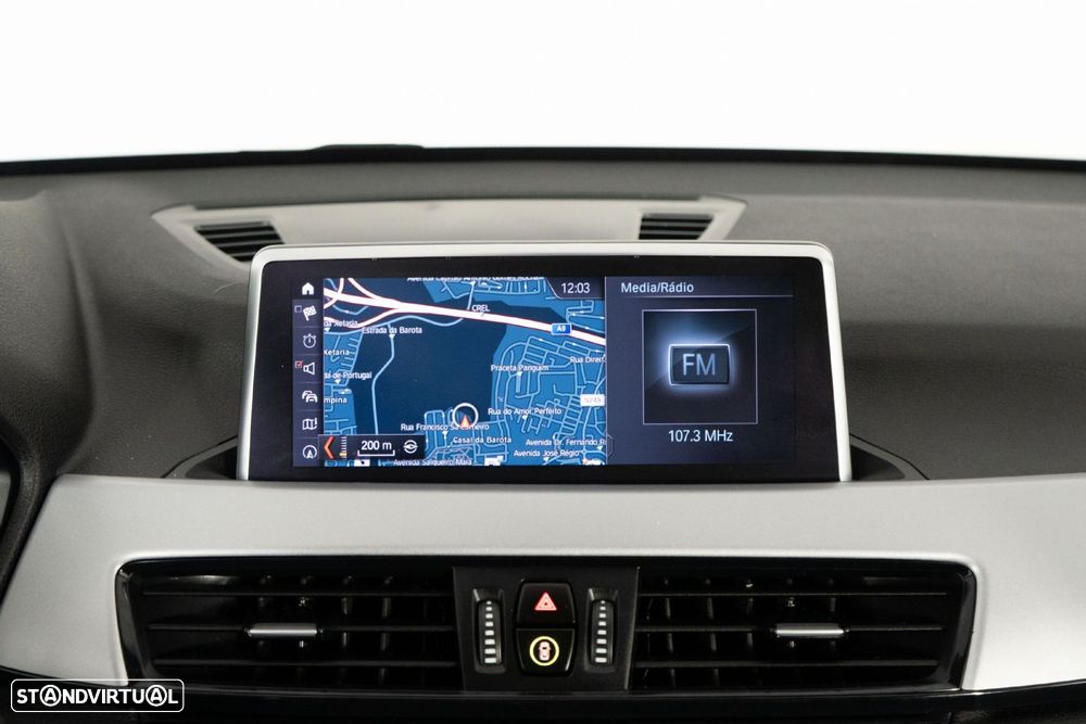 BMW X1 25 e xDrive Corporate Edition - 24