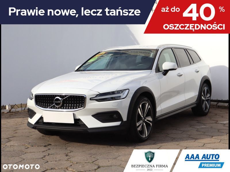 Volvo V60 Cross Country - 1