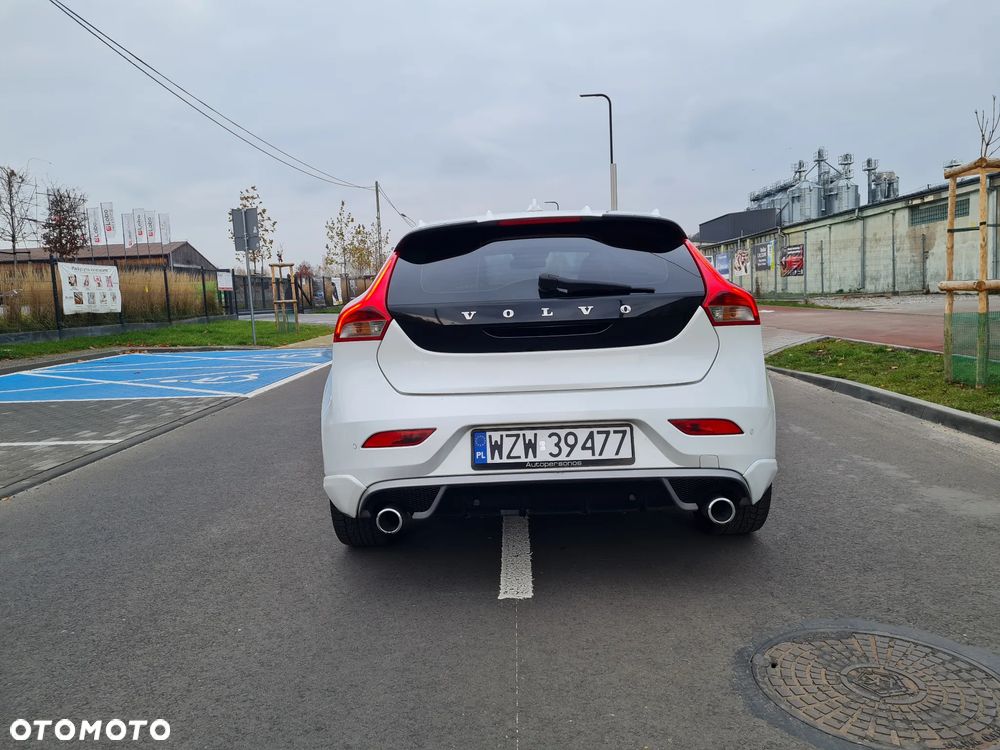 Volvo V40 D2 Drive-E R-Design Momentum - 4