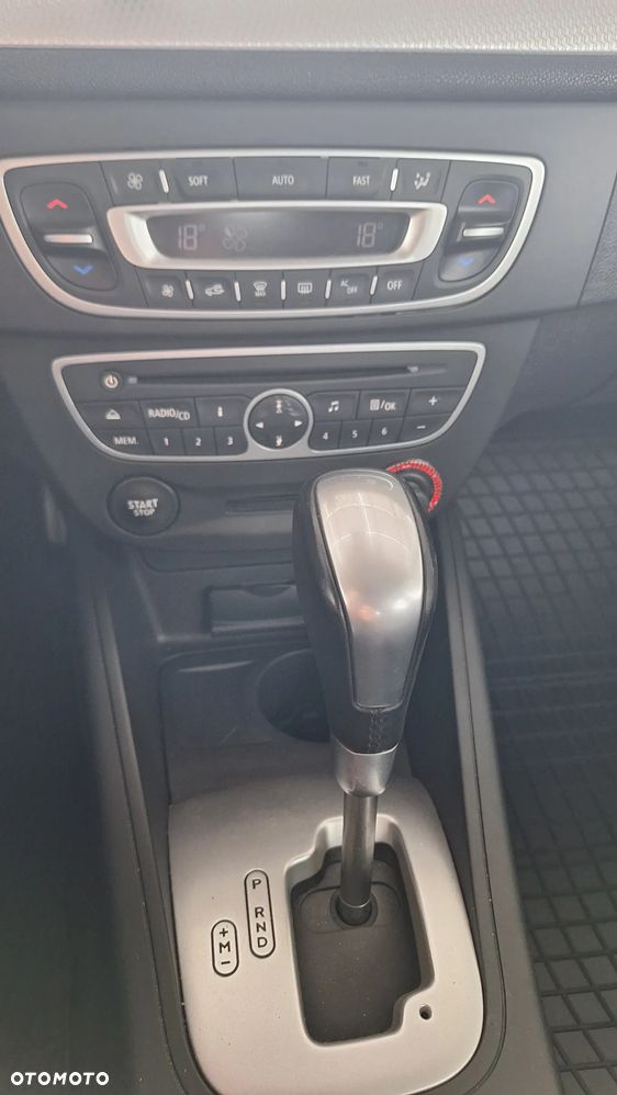 Renault Megane 2.0 16V Privilege CVT - 11