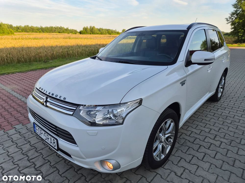 Mitsubishi Outlander 2.0 4WD Top - 11