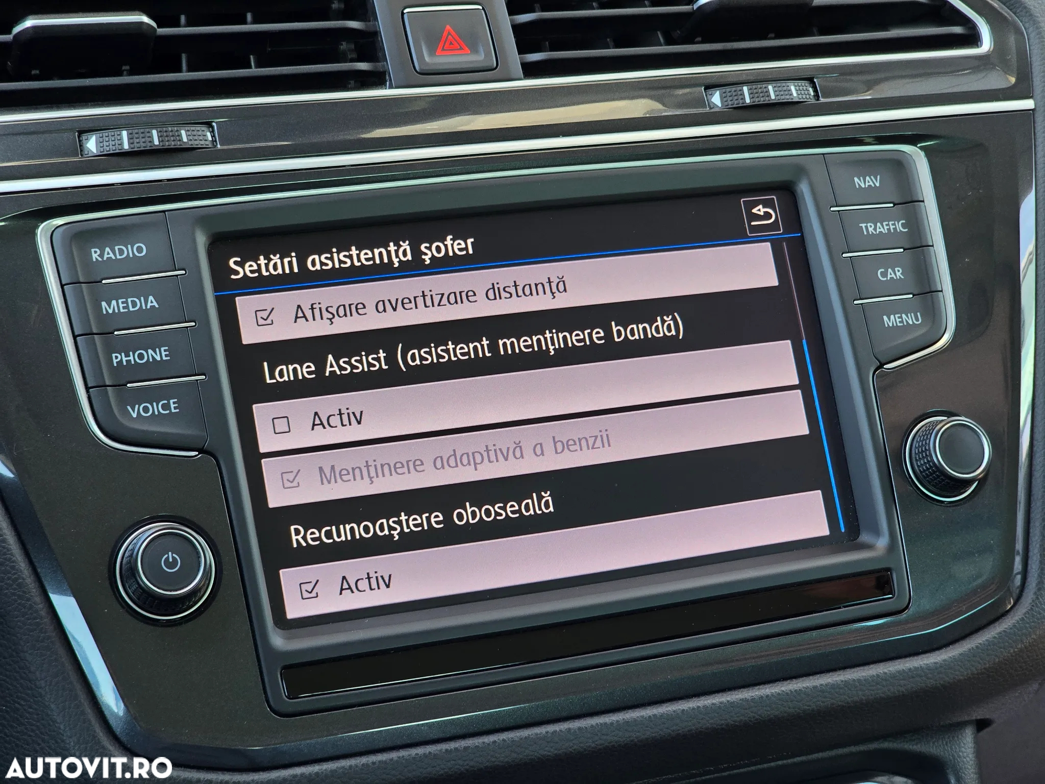 Volkswagen Tiguan 2.0 TDI SCR 4MOTION DSG R-Line - 29
