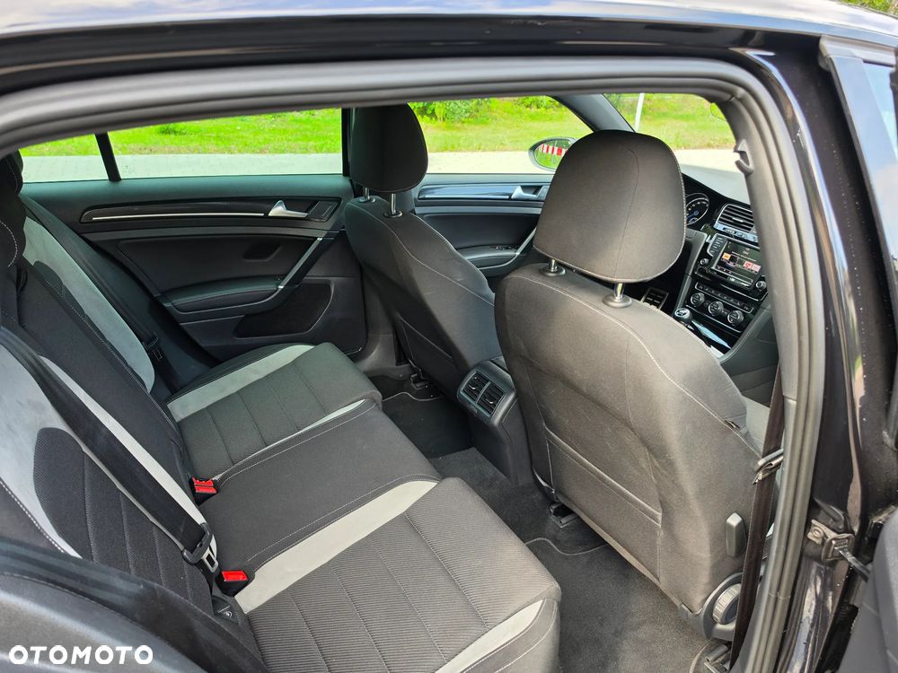 Volkswagen Golf - 27