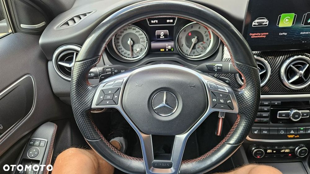 Mercedes-Benz GLA 250 4-Matic AMG Line - 25