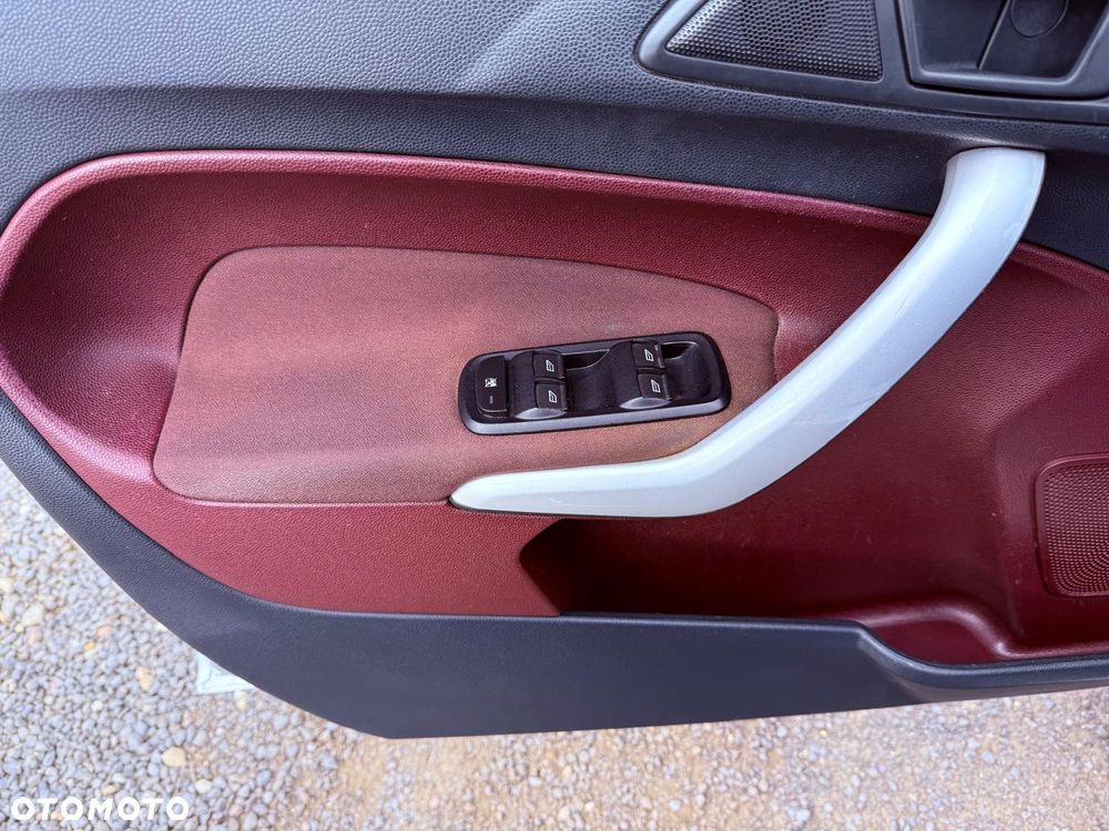 Ford Fiesta 1.4 Champions Edition - 16