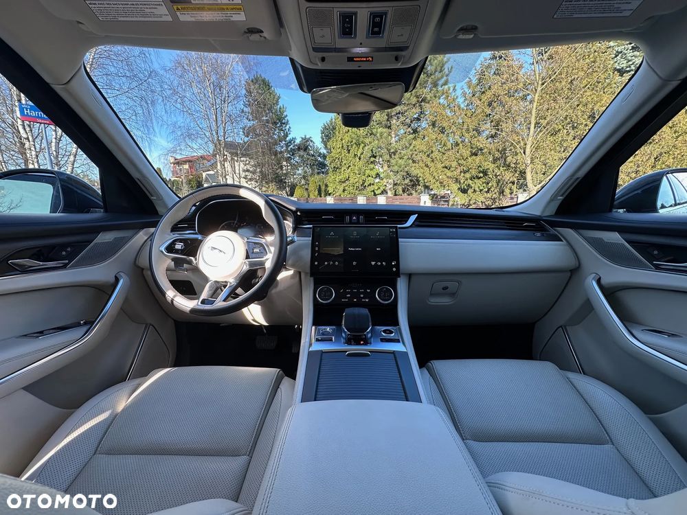 Jaguar F-Pace P250 AWD R-Dynamic SE - 20