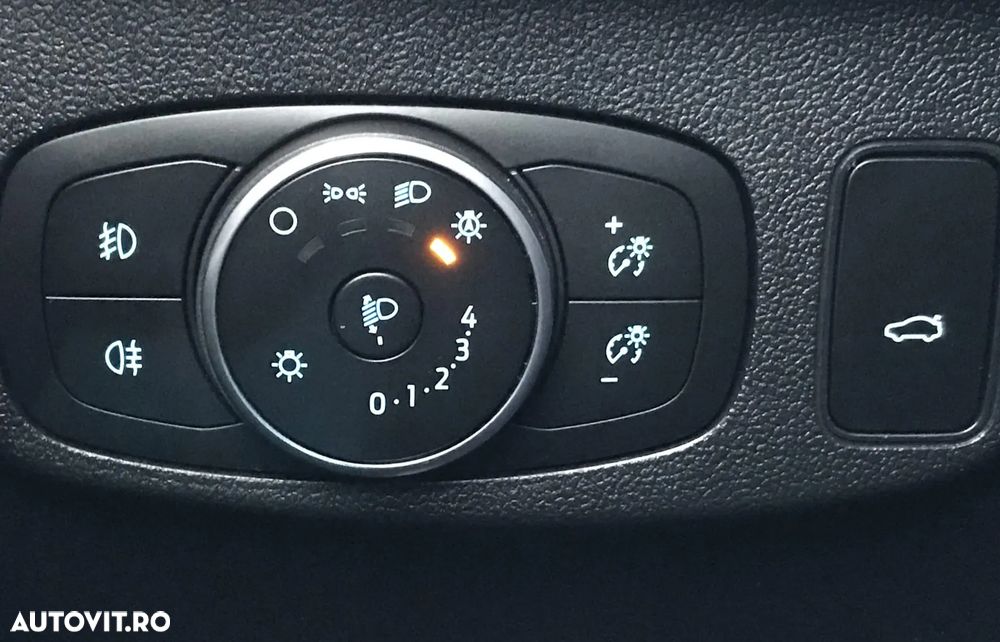 Ford Focus 1.5 EcoBlue Titanium X - 24