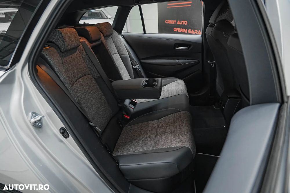 Toyota Corolla 1.8 HSD Business - 4