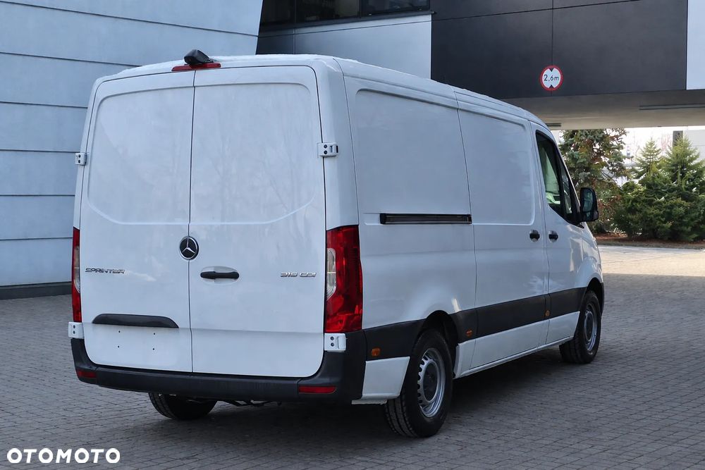 Mercedes-Benz Sprinter - 5
