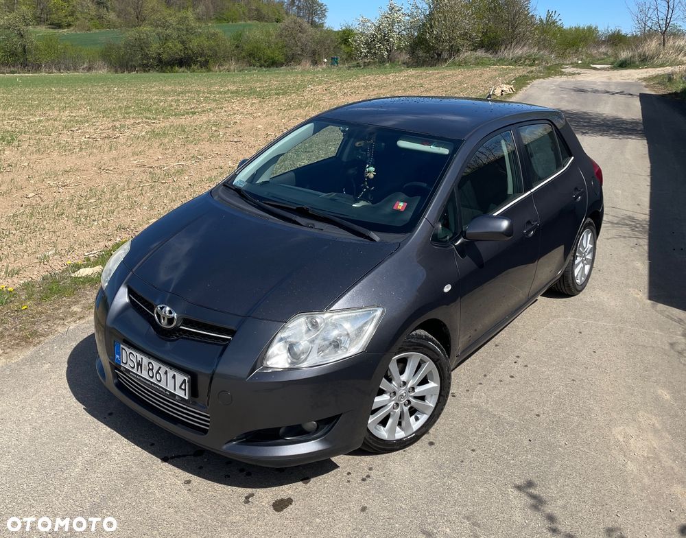 Toyota Auris 1.4 D-4D - 1