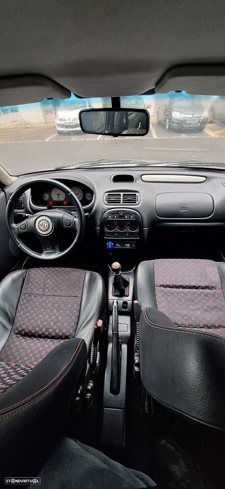 MG ZR 105 Entry - 12