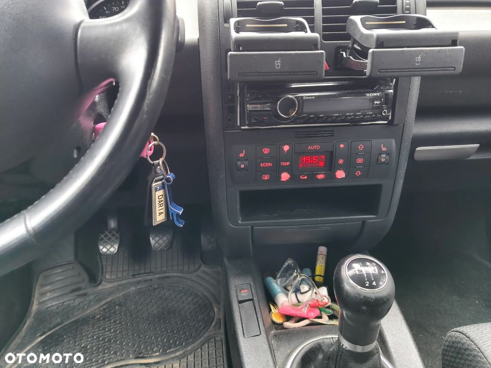 Audi A2 1.6 FSI - 11