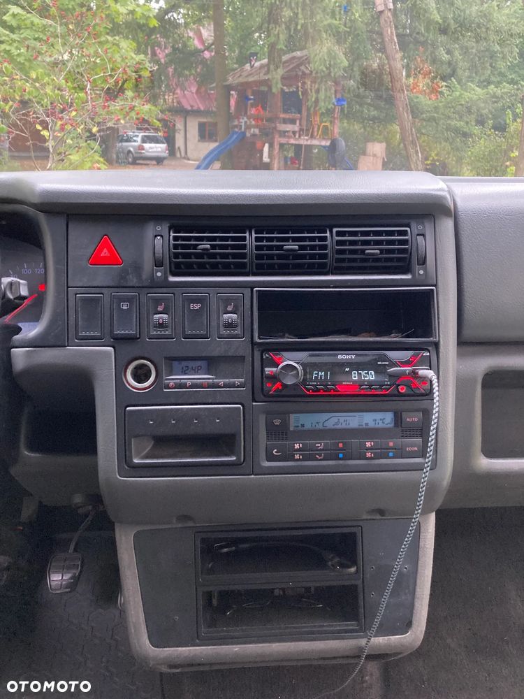 Volkswagen Multivan Standard - 10