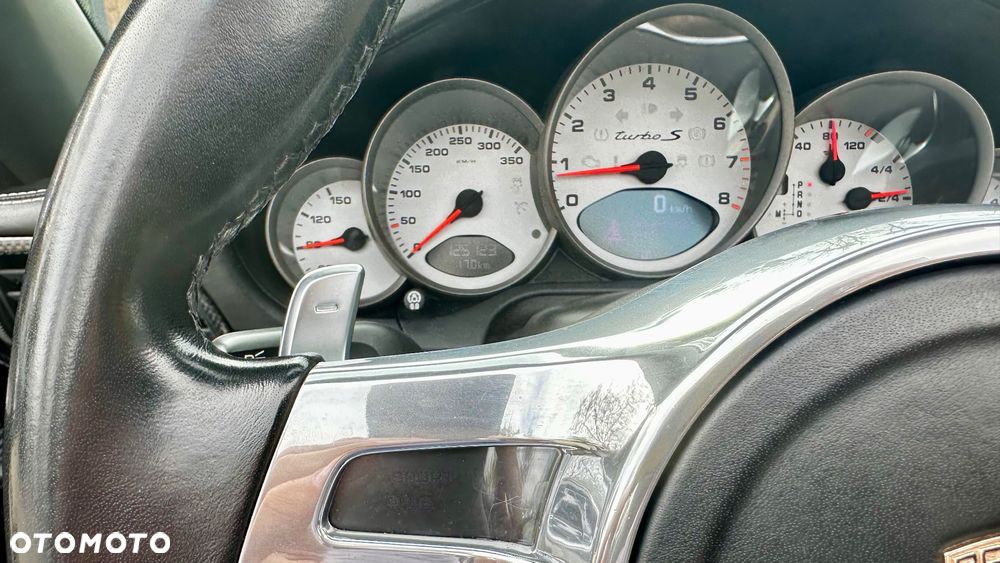Porsche 911 - 33