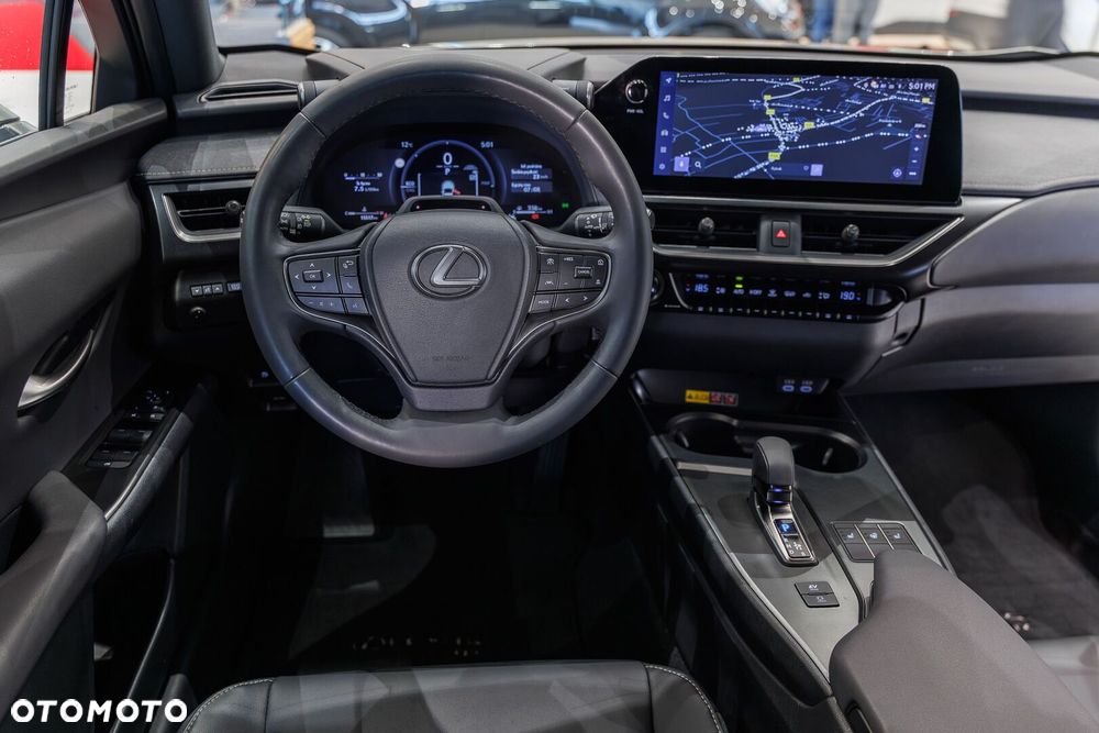 Lexus UX 300h F Sport AWD - 22