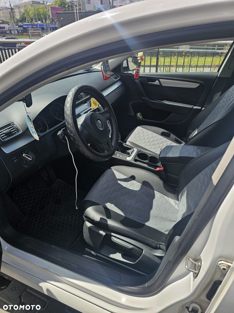 Volkswagen Passat 2.0 TDI Comfortline - 16
