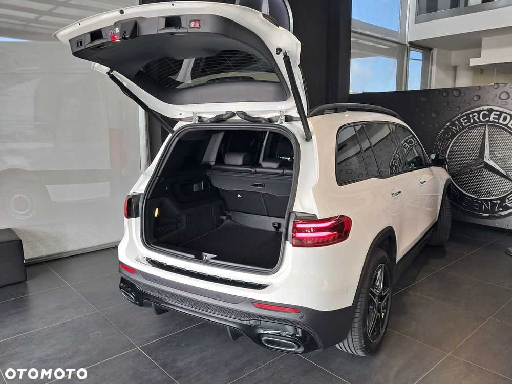 Mercedes-Benz GLB - 27