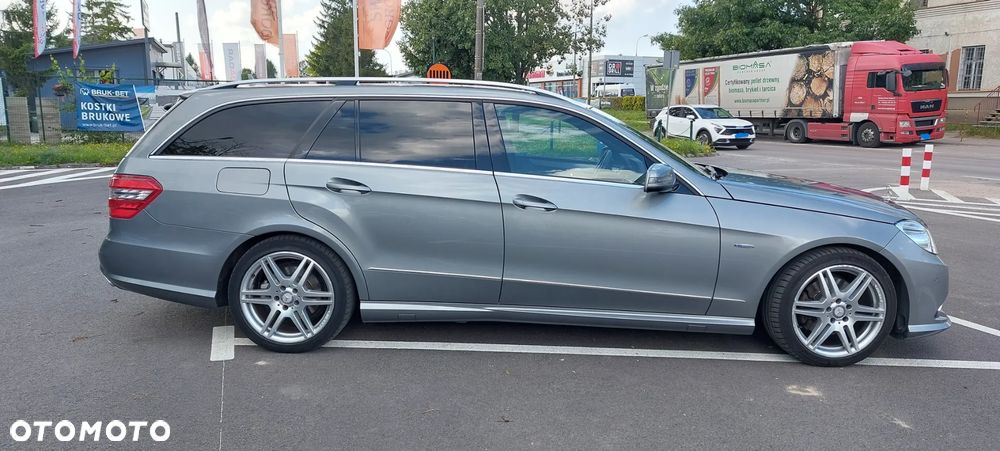 Mercedes-Benz E-Class 2011 photo 5