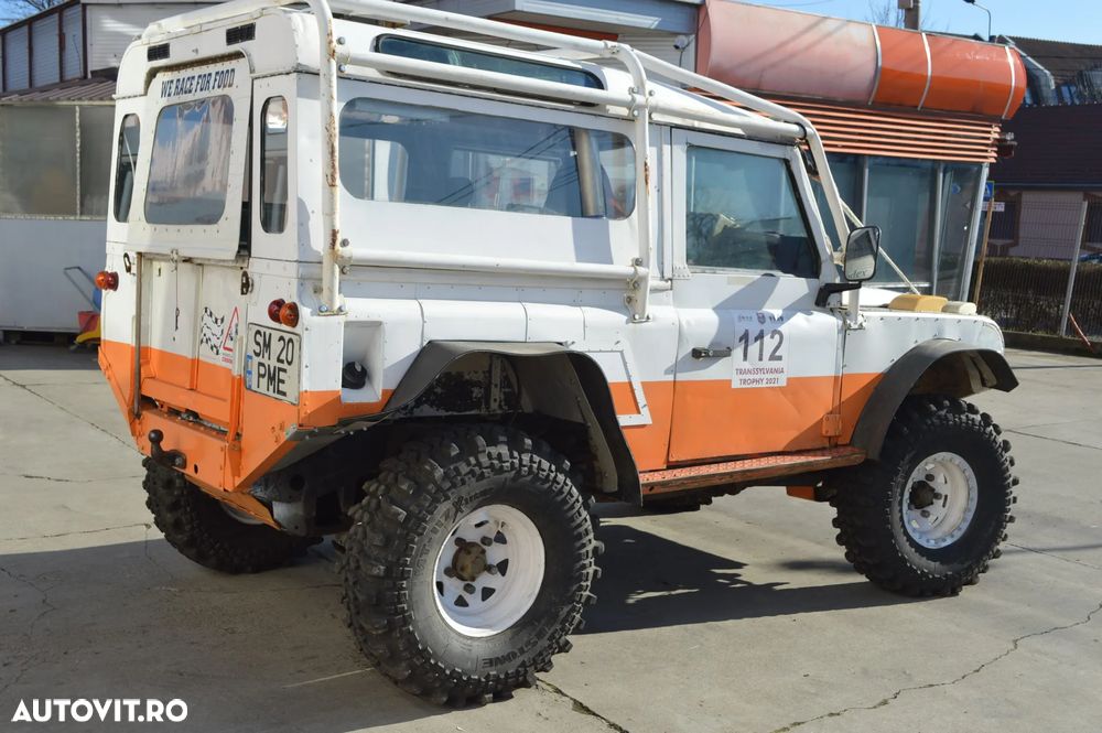 Land Rover Defender - 9