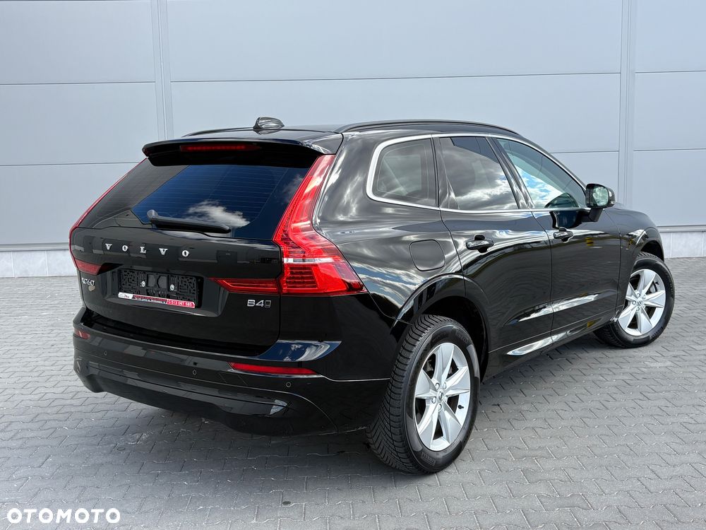 Volvo XC 60 B4 D AWD Geartronic Momentum Pro - 11