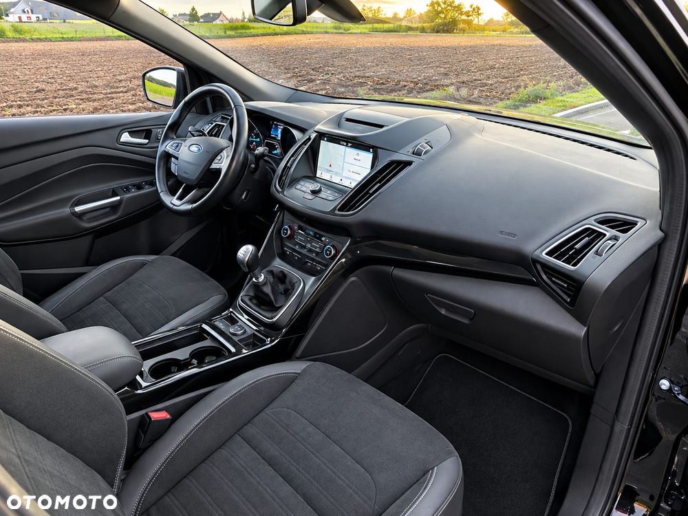 Ford Kuga 2.0 TDCi 2x4 ST-Line - 13